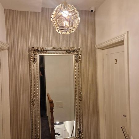 Highfields Living - All Rooms Ensuite- Free Wifi- Free Local Parking Шефилд Экстерьер фото
