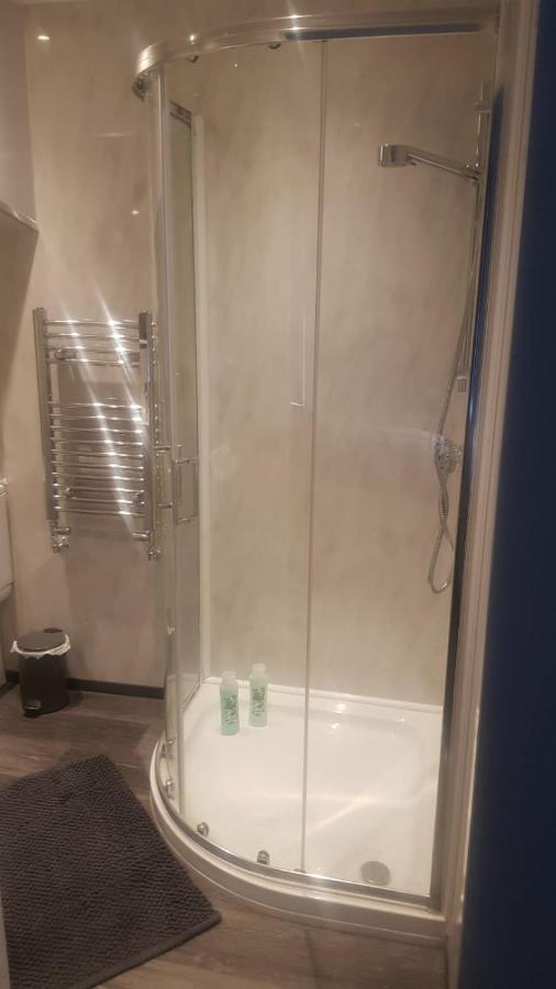 Highfields Living - All Rooms Ensuite- Free Wifi- Free Local Parking Шефилд Экстерьер фото