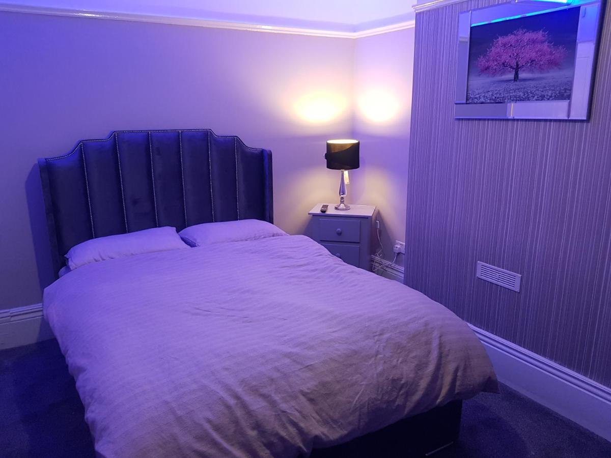 Highfields Living - All Rooms Ensuite- Free Wifi- Free Local Parking Шефилд Экстерьер фото