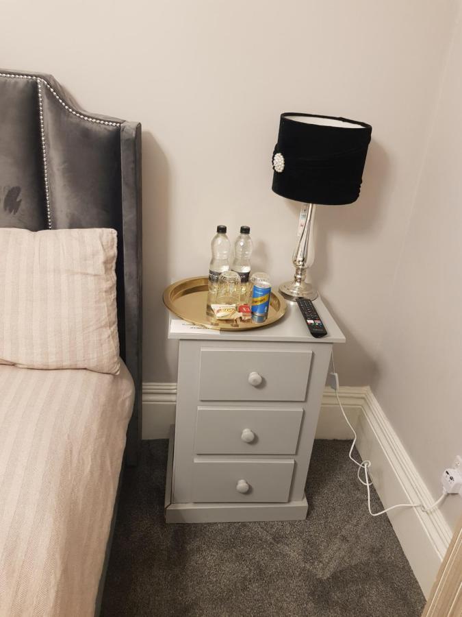 Highfields Living - All Rooms Ensuite- Free Wifi- Free Local Parking Шефилд Экстерьер фото