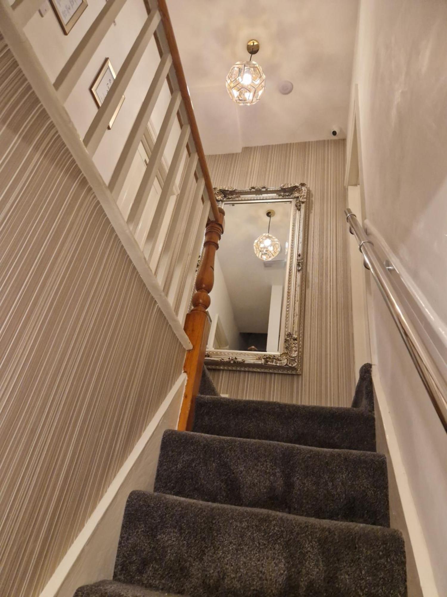Highfields Living - All Rooms Ensuite- Free Wifi- Free Local Parking Шефилд Экстерьер фото
